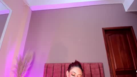 Jupiter Fox online show from November 2025 01:26:02 AM