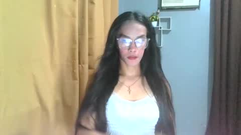 jusa_yan online show from June 2026 12:11:01 PM