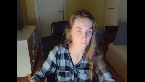 Snapshot of just_be_here chatting on September 2025 08:30:01 PM Dary online show from September 2025 08:30:01 PM