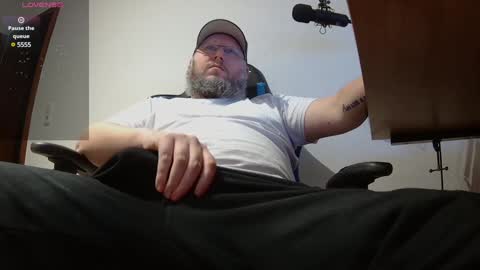 Snapshot of justflo chatting on February 2025 05:40:02 PM Just Flo --- online show from February 2025 05:40:02 PM