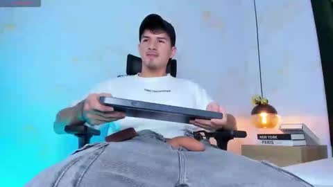 Snapshot of justin_spencer chatting on December 2025 07:53:02 PM Justin online show from December 2025 07:53:02 PM