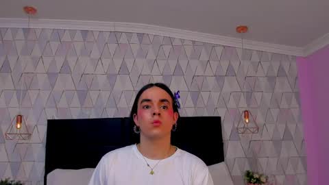 Justine online show from May 2026 04:07:01 AM