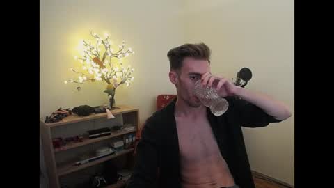 Hologram Guy online show from June 2026 05:02:02 PM
