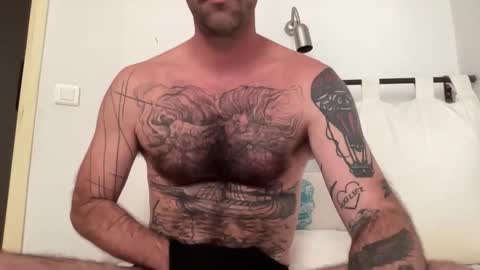 justmeandyou00 online show from October 2025 02:14:02 PM