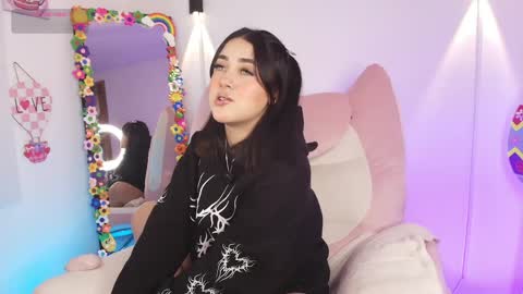 Snapshot of justonecute chatting on April 2026 01:03:01 AM Emy online show from April 2026 01:03:01 AM