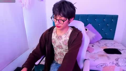 juuli_ross_ online show from March 2025 06:47:02 PM