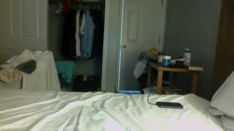 Snapshot of jwill10000 chatting on February 2026 11:57:02 PM J and Sugar snap pea online show from February 2026 11:57:02 PM