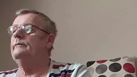 Arthur01750 online show from December 2024 11:24:01 AM