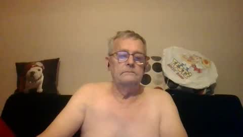 Arthur01750 online show from November 2025 03:51:01 PM