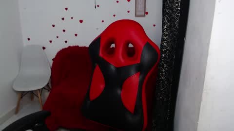 Snapshot of kael_fox chatting on April 2026 07:11:02 PM kael_fox online show from April 2026 07:11:02 PM