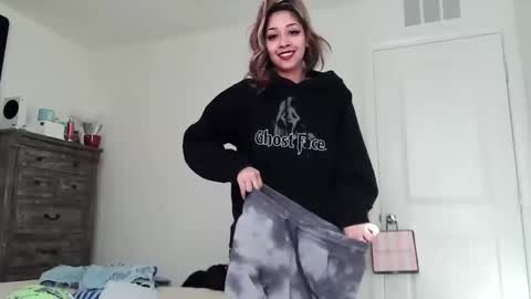 Snapshot of kaelagreen chatting on September 2025 03:34:02 PM kaelagreen online show from September 2025 03:34:02 PM