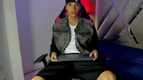 Snapshot of kai_storm7 chatting on December 2025 03:25:01 AM KAI online show from December 2025 03:25:01 AM