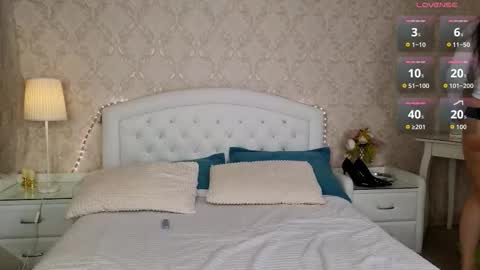 Kaia Monday Thursday FridaySaturdaySunday online show from November 2025 12:15:02 PM