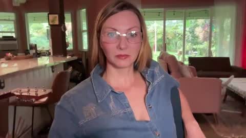 Snapshot of kaileeshy chatting on January 2025 03:13:01 AM Kailee Smile online show from January 2025 03:13:01 AM