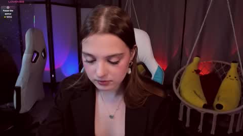 Kaisa online show from November 2025 07:45:02 PM