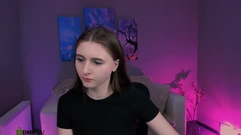 Kaisy online show from November 2025 04:33:01 PM