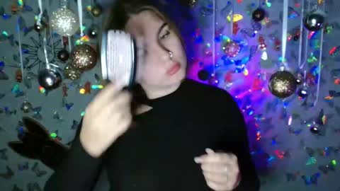 Kaitlin online show from November 2025 06:06:02 PM