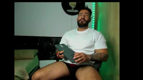 Snapshot of kaleth_price chatting on November 2025 08:52:01 PM Kaleth Price online show from November 2025 08:52:01 PM