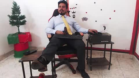 Kaleth online show from November 2025 03:49:01 AM