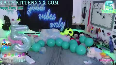 KalieKitten online show from April 2026 09:34:01 PM