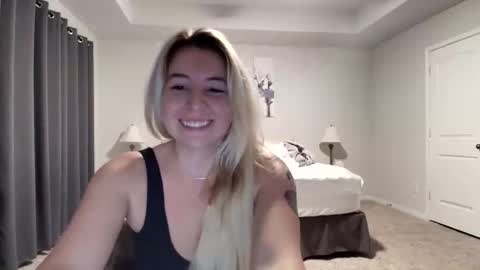 Snapshot of kaliii_jones chatting on November 2025 10:04:01 AM Kaliii jones online show from November 2025 10:04:01 AM