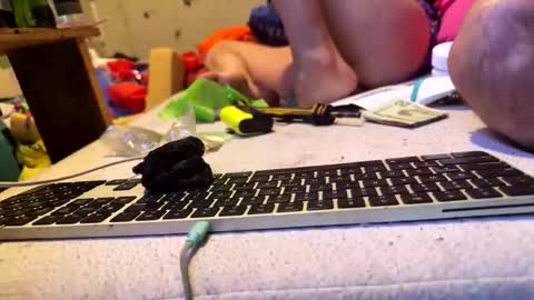 Snapshot of kamikazeozzy_juicylucee chatting on February 2026 09:13:02 AM kamikazeozzy_juicylucee online show from February 2026 09:13:02 AM