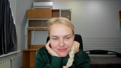 Camila online show from November 2025 06:47:02 AM