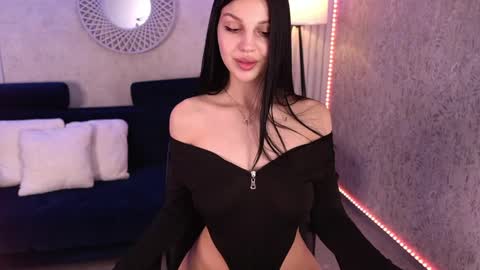 KamilaJuicy online show from April 2026 07:03:02 PM