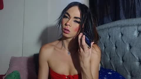 Snapshot of kamilathopsom chatting on July 2026 11:10:01 PM CAMILA SANTAMARIA online show from July 2026 11:10:01 PM