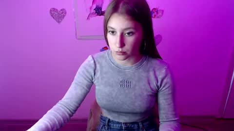 Snapshot of kamilla_love_ chatting on September 2025 12:17:02 PM kamilla_love_ online show from September 2025 12:17:02 PM