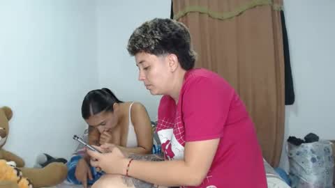 Snapshot of kammy_cami chatting on May 2026 12:05:02 AM kammy y camila online show from May 2026 12:05:02 AM