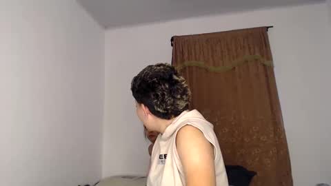 Snapshot of kammy_cami chatting on May 2026 11:38:02 AM kammy y camila online show from May 2026 11:38:02 AM