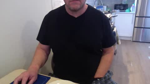 Cam with Me Vixens DM me online show from April 2026 04:01:01 PM