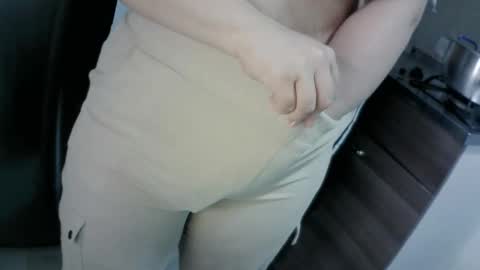 Snapshot of kandy_couple chatting on February 2026 05:44:01 PM Vanessa and Kevin online show from February 2026 05:44:01 PM