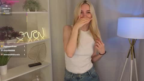 Snapshot of kaneshacornick chatting on September 2025 03:44:01 AM Alice online show from September 2025 03:44:01 AM