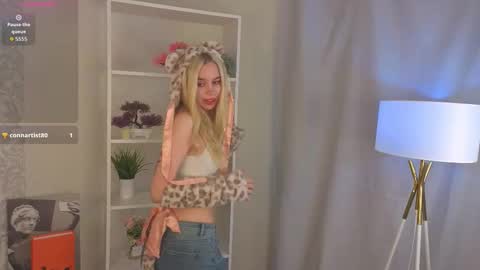 Snapshot of kaneshacornick chatting on October 2025 03:39:02 AM Alice online show from October 2025 03:39:02 AM