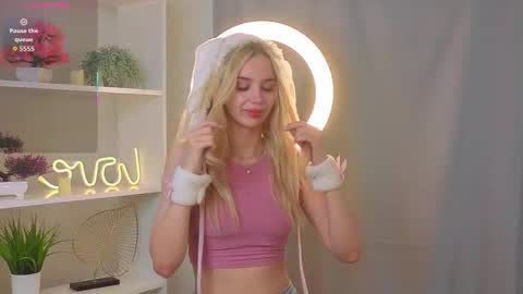 Snapshot of kaneshacornick chatting on October 2025 03:07:02 AM Alice online show from October 2025 03:07:02 AM