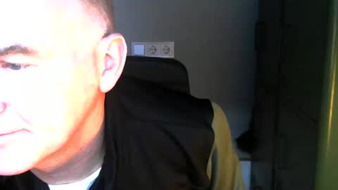 Robbie online show from December 2024 03:00:02 PM