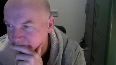 Robbie online show from January 2025 05:32:01 AM