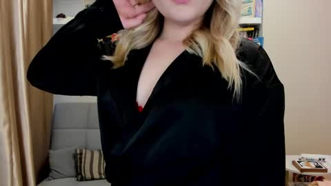 Snapshot of kara_smith_ chatting on June 2026 01:28:02 AM Kara. Off from 15th till 24th of December online show from June 2026 01:28:02 AM