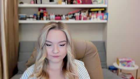 Snapshot of kara_smith_ chatting on June 2026 11:20:01 PM Kara. Off from 15th till 24th of December online show from June 2026 11:20:01 PM