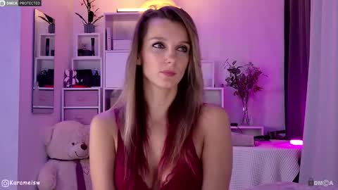 Julia online show from October 2025 10:21:01 PM