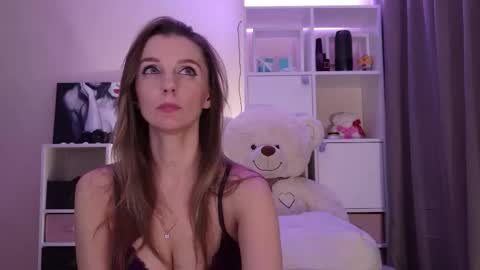 Julia online show from March 2026 10:27:02 PM