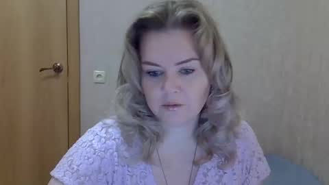 karennelsonx online show from December 2025 10:57:02 AM