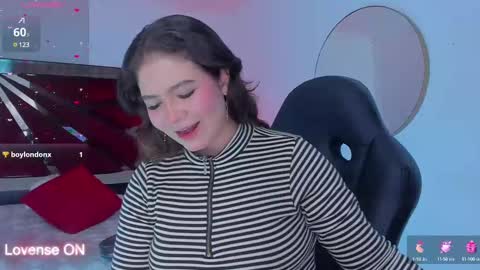 Snapshot of karenpautt chatting on February 2025 05:38:02 PM Karen online show from February 2025 05:38:02 PM