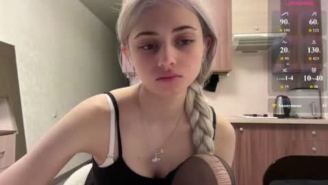 Snapshot of karensimilton chatting on June 2026 03:17:02 PM May online show from June 2026 03:17:02 PM