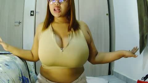 Snapshot of karihotson chatting on February 2026 05:06:02 AM kari online show from February 2026 05:06:02 AM