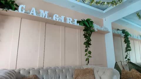 Kari  online show from December 2025 07:12:02 PM