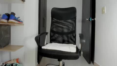 Snapshot of karimthompson chatting on February 2026 09:45:02 AM Karim online show from February 2026 09:45:02 AM