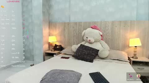 Karina Calderon online show from April 2026 11:58:02 AM